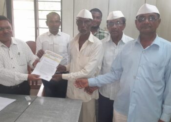 एकलव्य आदिवासी युवा संघटनेच्यावतीने राज्यपाल यांना निवेदन