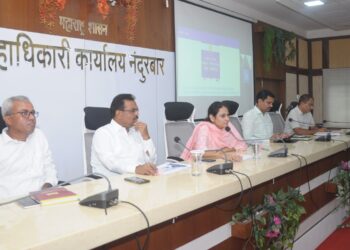 विविध उपक्रम राबवून पोषण माह यशस्वी करण्याचे :जिल्हाधिकारी मनीषा खत्री