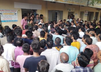 उपचाराअभावी अनिल पवार यांचा मृत्यू, हजारो नागरिकांनी व्यक्त केला रोष