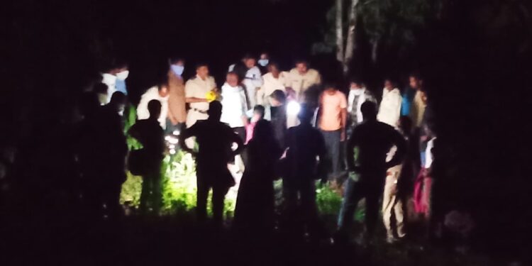 ४४ व्या दिवशी मृतदेह मिठाच्या खड्ड्यातून काढून मुंबई कडे शवविच्छेदनसाठी पोलीस बंदोबस्तात रवाना