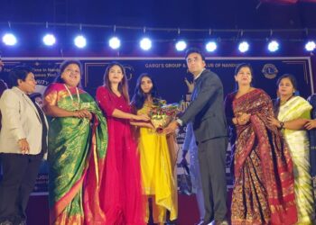 नंदुरबार मध्ये रंगली  मिस  व मिसेस नंदुरबार स्पर्धा,आर्ची च्या हस्ते बक्षीस समारंभ
