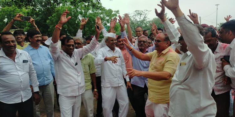 शहादा तालुक्यातील ७४ पैकी इतक्या ग्रामपंचायतींवर भाजपा, काँग्रेस, राष्ट्रवादी व शिवसेनेने केला दावा