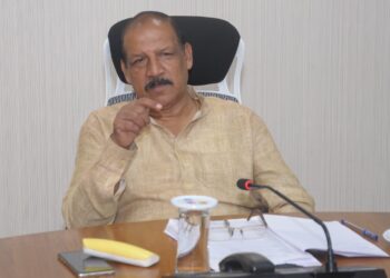 आश्रमशाळेतील प्रवेशित विद्यार्थ्यांची वैद्यकीय तपासणी करावी : आदिवासी विकास मंत्री डॉ. विजयकुमार गावीत