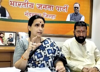 त्या अधिकाऱ्यांची बदली नको तर निलंबन व्हावे : भाजपा प्रदेश उपाध्यक्षा चित्रा वाघ