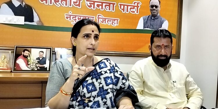 त्या अधिकाऱ्यांची बदली नको तर निलंबन व्हावे : भाजपा प्रदेश उपाध्यक्षा चित्रा वाघ