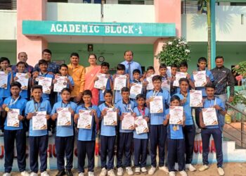 के . आर . पब्लिक स्कुल , ज्यु . कॉलेजच्या विद्यार्थ्यांची स्केटींग स्पर्धेत गगन भरारी 