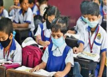 ग्रामपंचायत निवडणूकीमुळे ग्रामपंचायत क्षेत्रातील शाळा व महाविद्यालयास 17 व 18 सप्टेंबर रोजी सुट्टी जाहीर