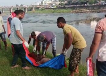 नवापूर नदी पात्रात मृतदेह आढळल्याने उडाली खळबळ