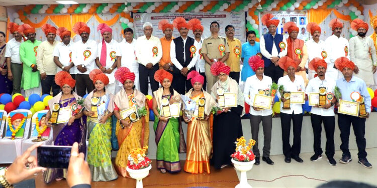 लोकप्रतिनिधींकडून शिक्षकांची समाजात प्रतिमा मलिन करण्याचे षडयंत्र थांबवावे अन्यथा महाराष्ट्रात याचे गंभीर परिणाम होतील : मधुकरराव उन्हाळे