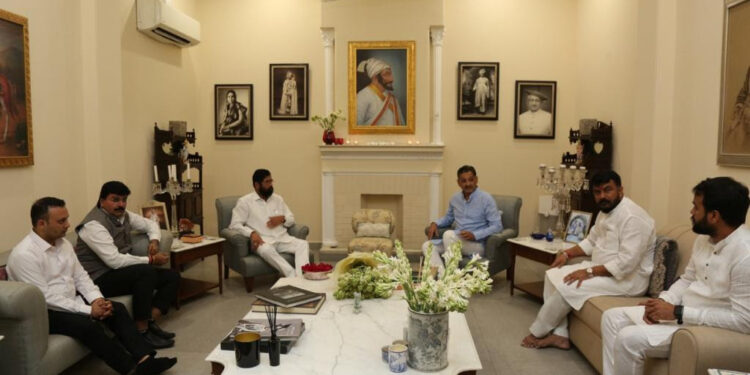 मुख्यमंत्री एकनाथ शिंदे यांनी घेतली माजी खासदार संभाजीराजे छत्रपती यांची सदिच्छा भेट