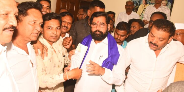 दादासाहेब गायकवाड भूमिहीन शेतमजूर सबलीकरण योजनेतील जाचक अटी अटि रद्द करा, रिपब्लिकन पार्टी ऑफ इंडिया आठवले पक्षातर्फे मुख्यमंत्री ना. एकनाथराव शिंदे यांना मागणीचे निवेदन