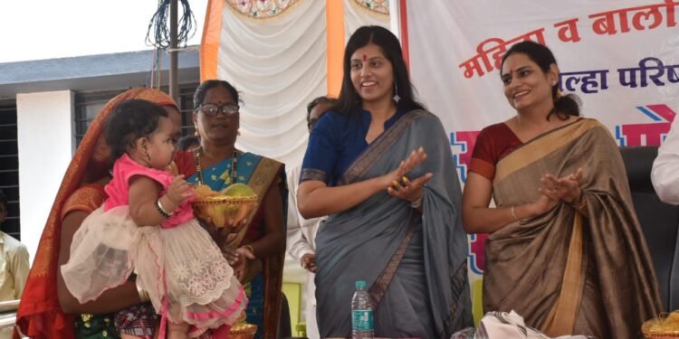 लाभार्थ्यांचे आहार व पोषणात सुधारणा करा: जिल्हाधिकारी मनीषा खत्री