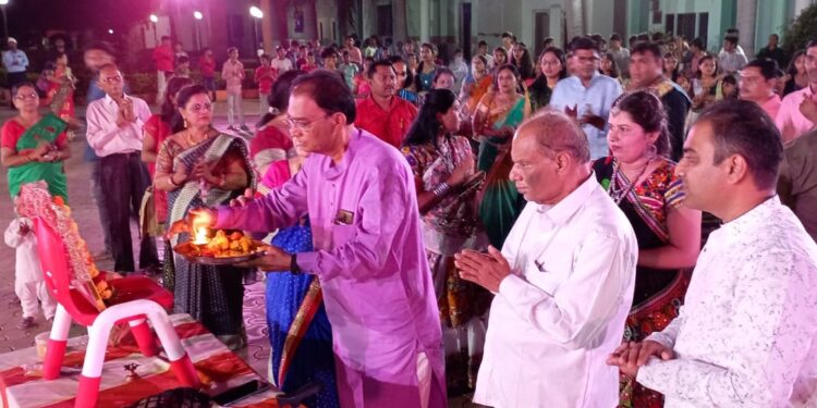 के.आर.पब्लिक स्कुल ज्यु.कॉलेज मध्ये नवरात्री उत्सव जल्लोषात