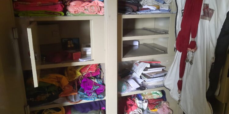 बंद घरातून दोन लाखांचा ऐवज लंपास