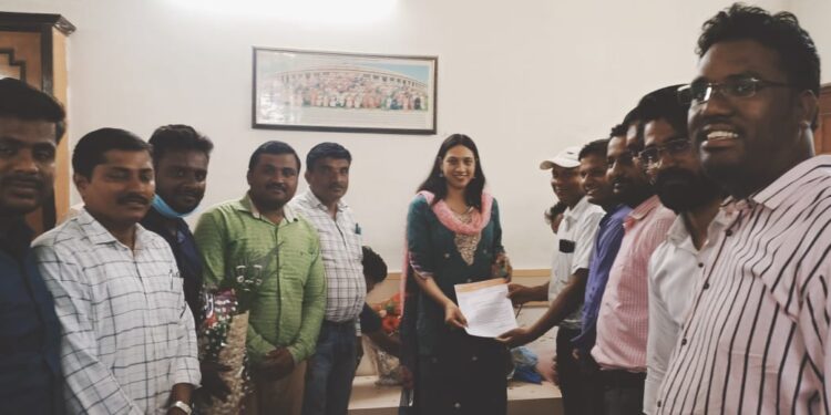 नवनिर्वाचित पदाधिकाऱ्यांच्या मध्यस्थीने आरोग्य अधिकाऱ्यांचे आंदोलन स्थगित