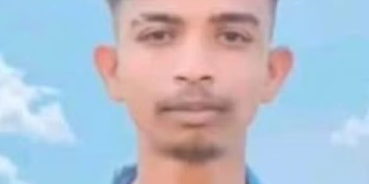 मोटारसायकल डिव्हायडरच्या बोर्डाला जाऊन धडकल्याने अपघातात युवकाचा मुत्यू