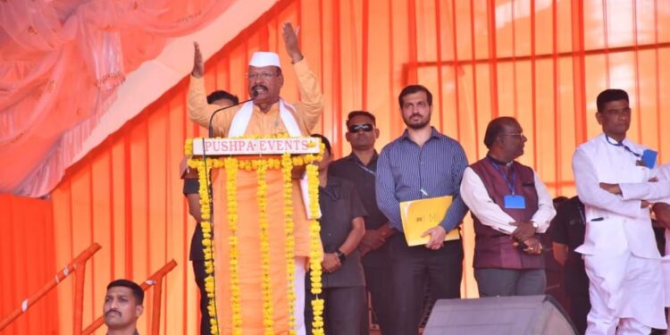 छोटे पप्पू व मी राजीनामा देतो, मग दूध का दूध होईल : ना.अब्दुल सत्तारांचा आ.आदित्य ठाकरेंवर हल्लाबोल