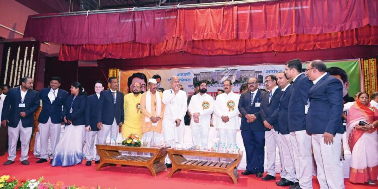 मुख्यमंत्र्यांच्या दौर्यात पालिकेच्या कर्मचार्यांना चार हजाराचा फटका