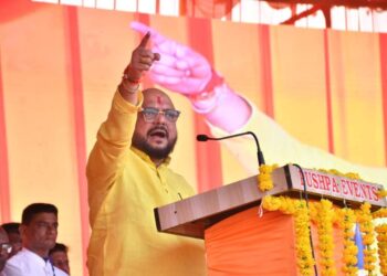 तुम्ही अडीच वर्षाचा व आम्ही अडीच महिन्यांचा हिशेब द्यावा : ना.गुलाबराव पाटील