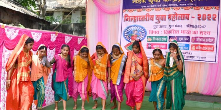 जिल्हास्तरीय युवा महोत्सव उत्साहात