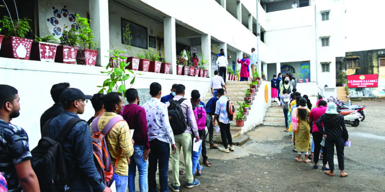 महाराष्ट्र लोकसेवा आयोगाची दुय्यम सेवा पूर्व परीक्षेला ७८७ उमेदवारांची दांडी