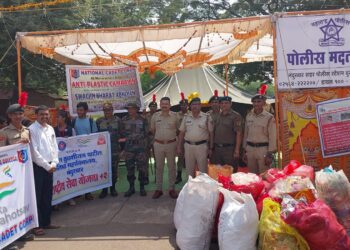 छत्रसैनिक व स्वयंसेवकांनी खोडाई यात्रेत दिला स्वच्छतेचा संदेश