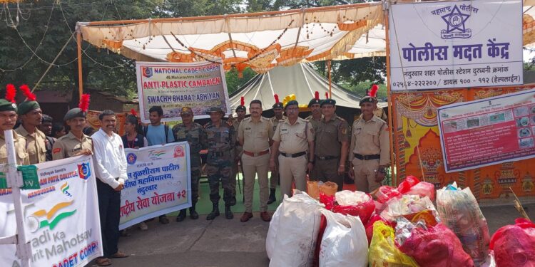 छत्रसैनिक व स्वयंसेवकांनी खोडाई यात्रेत दिला स्वच्छतेचा संदेश