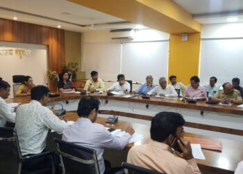 जिल्हा वार्षिंक योजनेच्या कामांना त्वरीत मंजूरी घ्यावी : जिल्हाधिकारी मनीषा खत्री