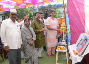 रनाळे येथे महाआरोग्य खा. डॉ. हिना गावित यांच्या हस्ते शिबिराचे उद्घाटन