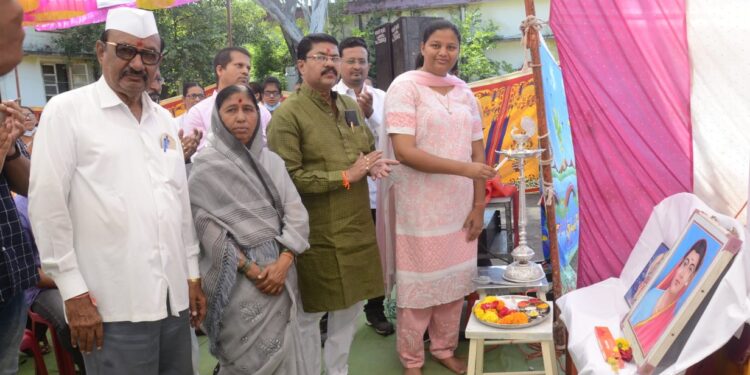 रनाळे येथे महाआरोग्य खा. डॉ. हिना गावित यांच्या हस्ते शिबिराचे उद्घाटन