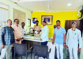 रहिवाशांचे विविध समस्यांबाबत पालिकेला व पोलीस ठाण्याला निवेदन