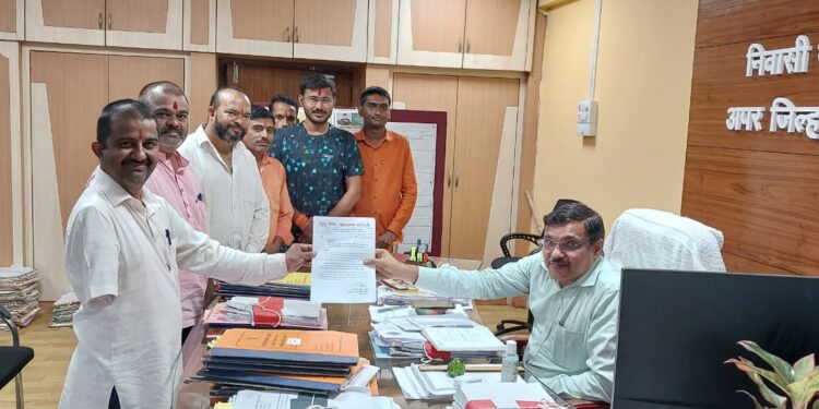 चिनी फटाके तसेच देवी-देवता आणि राष्ट्र पुरुषांची चित्रे असलेली फटाके विक्री करणार्‍यांवर कडक कारवाई कराः हिंदू सेवा सहाय्य समितीची मागणी