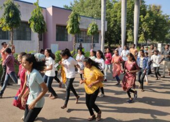 शहादा महाविद्यालय राष्ट्रीय सेवा योजनेच्या माध्यमातून  फिट इंडिया फ्रिडम रन