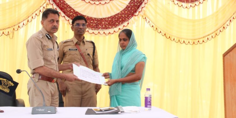 जिल्ह्यातील पोलीस अधिकारी, अंमलदार यांच्या समस्यांचा अपर पोलीस महासंचालकांनी घेतला आढावा