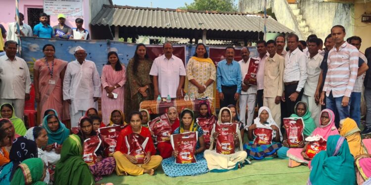 आनंदाचा शिधा: दिवाळी किट वाटपाचा शुभारंभ