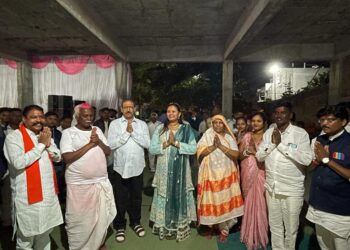 मोरवड येथे आरती पूजन मोठया उत्साहात साजरी