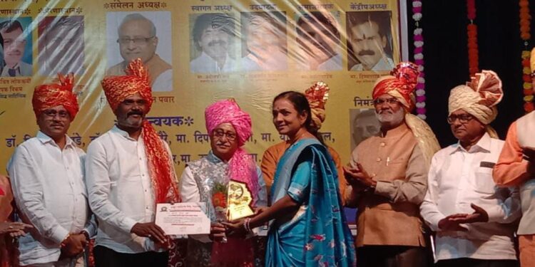 अंकुर वाड़.मय राज्य पुरस्काराने ‘दुष्टचक्र’ कथासंग्रहाचा गौरव