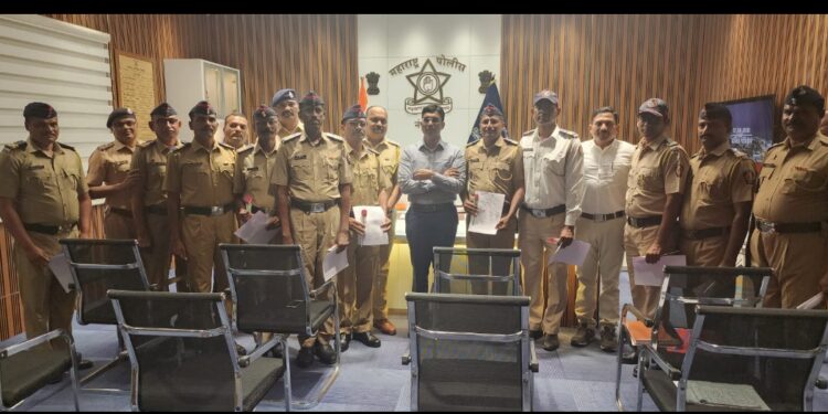 नंदुरबार जिल्हा पोलीस दलातील 11 पोलीस अमलदारांना पदोन्नती