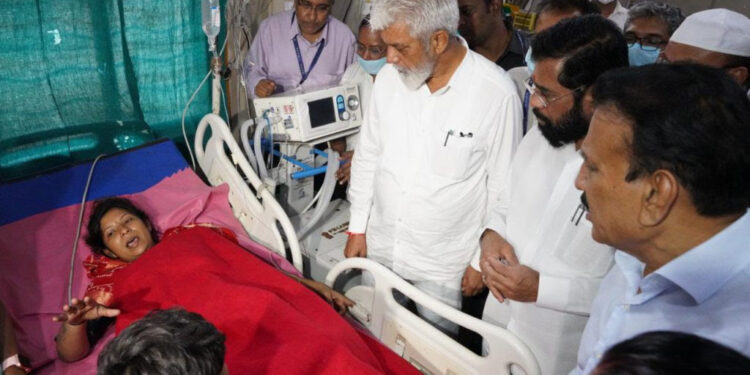 खासगी प्रवासी बस जळून 12 प्रवाशांचा दुर्देवी मृत्यू, 31 जखमी