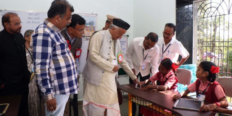 आदिवासी समाजाला मुख्य प्रवाहात आणणार – राज्यपाल भगत सिंह कोश्यारी