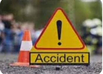 एस.टी.बसची चारचाकरी वाहनास धडक; सहा जण जखमी