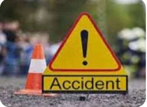 एस.टी.बसची चारचाकरी वाहनास धडक; सहा जण जखमी