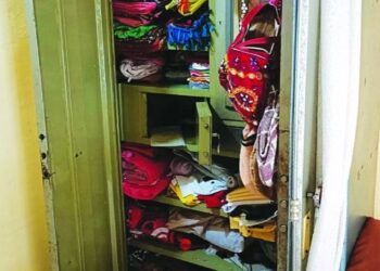 शिक्षक गेले सुटीत गावी, चोरट्यांनी मारला घरात डल्ला, रोकडसह सोन्या चांदीचा ऐवज लंपास