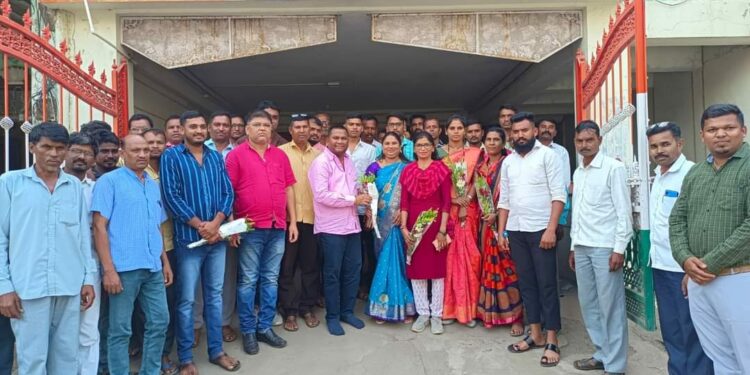 हळदाणी ग्रुप ग्रामपंचायत उपसरपंच पदी सविता गावित, जि.प.सदस्य भरत गावीत यांनी केला सत्कार