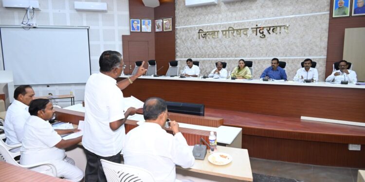 प्रशासन शेतकऱ्यांची आत्महत्या करण्याची वाट पाहत आहे का?  विहिर अनुदान वाटप रखडल्याने जि. प. च्या सभेत सदस्य आक्रमक