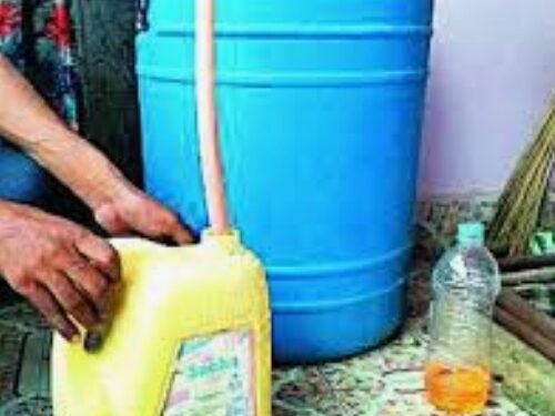 दुकानात पेट्रोल बाळगल्याप्रकरणी दोघांविरुद्ध गुन्हा दाखल