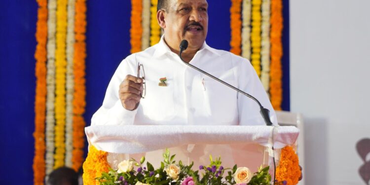 वनहक्कासाठी मंत्रालयात वेगळा कक्ष स्थापन करणार – डॉ.विजयकुमार गावित