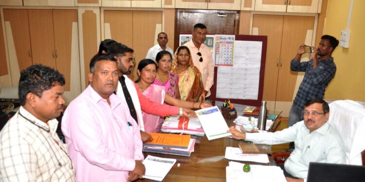 फायनान्स कंपनी कडून होणाऱ्या गैरवसुली ला आळा घालावा : भील प्रदेश ब्रिगेडतर्फे निवासी उपजिल्हाधिकारी यांना निवेदन