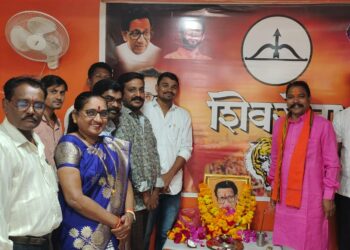 अक्कलकुवा  येथे हिंदु हृदय सम्राट शिवसेना प्रमुख बाळासाहेब ठाकरे यांच्या पुण्यतिथी निमित्त अभिवादन