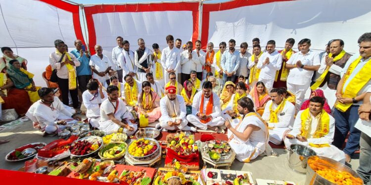 लोणखेडा येथील विष्णुपुरम मंदिराच्या प्रथम शिलेचे पूजन